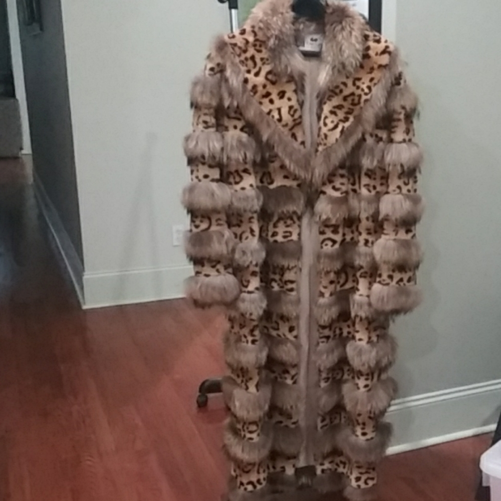 Sheared mink leopard print with fox collar & fur a - Picture 1 of 6